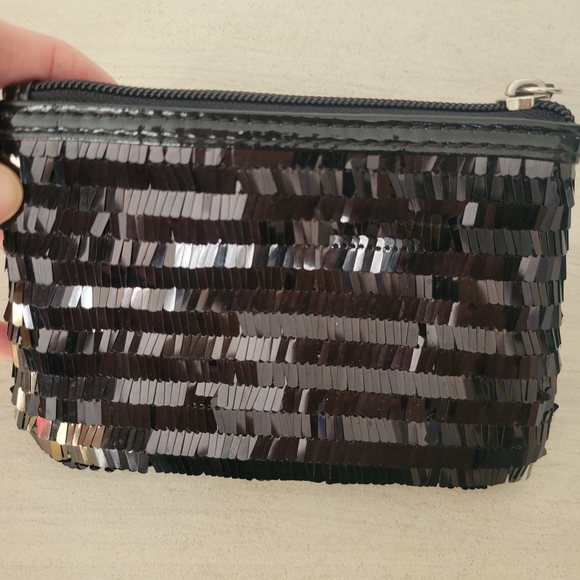 Chic Sequin Clutch Black Charming Charlie Brand 6in x 4in - Picture 1 of 5